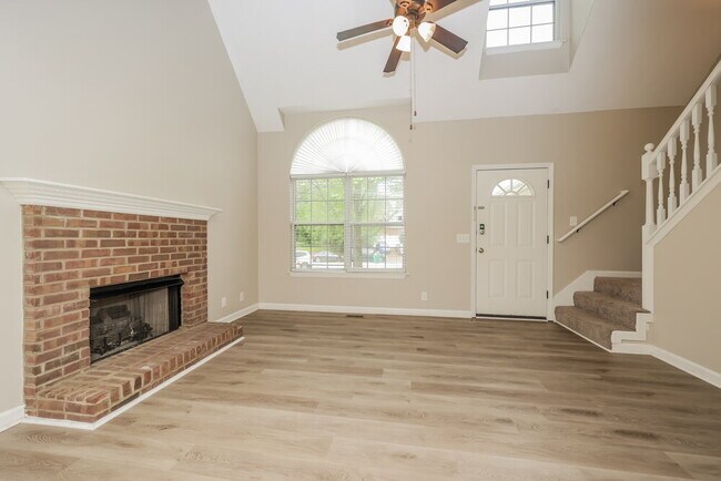 Building Photo - 1505 Grovesnor Ct