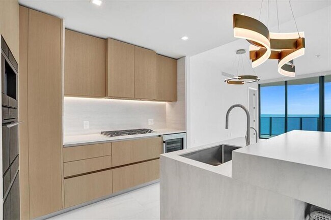 Foto del edificio - 900 N Ocean Blvd
