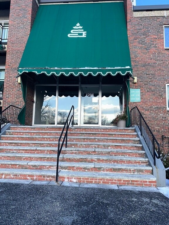 Foto del edificio - 1206 Greendale Ave