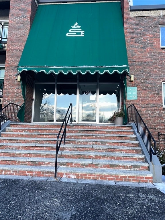 Building Photo - 1206 Greendale Ave