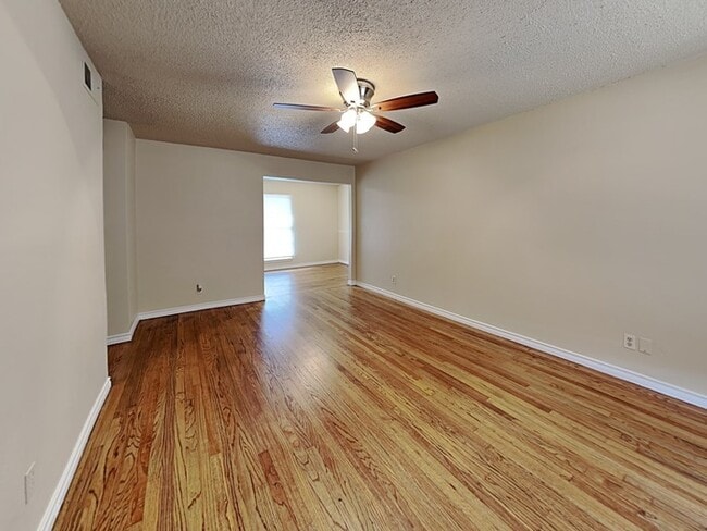 Building Photo - 11211 Ulloa Ln