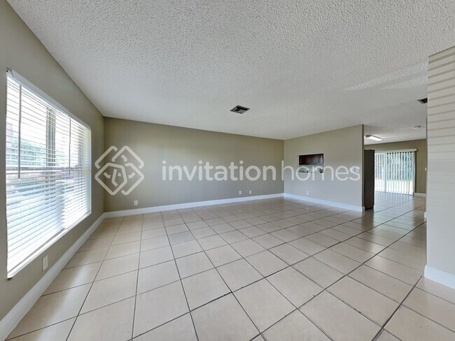 Building Photo - 5051 Boa Cir