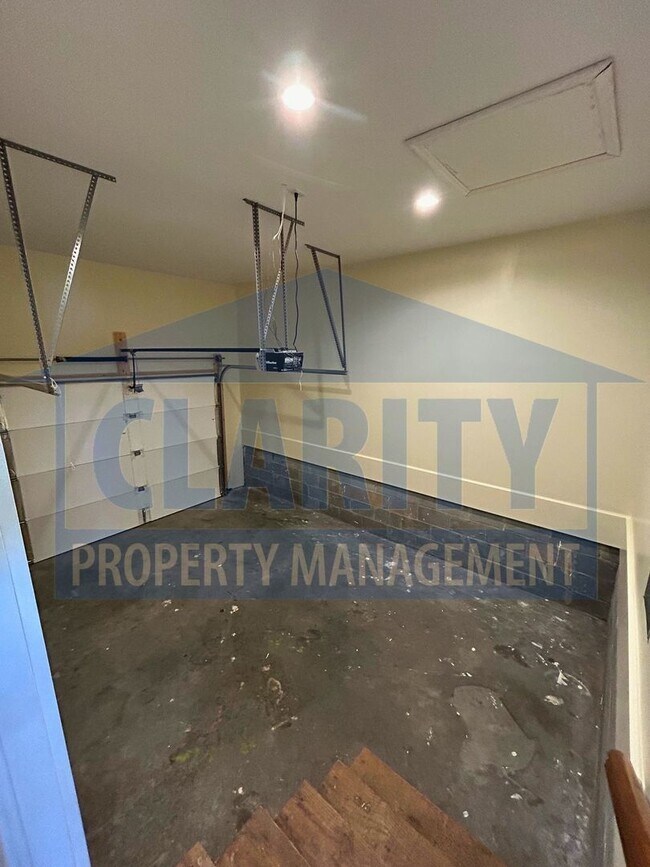 Foto del edificio - **1006 Whisperwood Trail NE