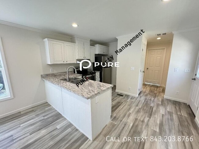 Building Photo - Mt Pleasant Homes GREAT LOCATION!!!!