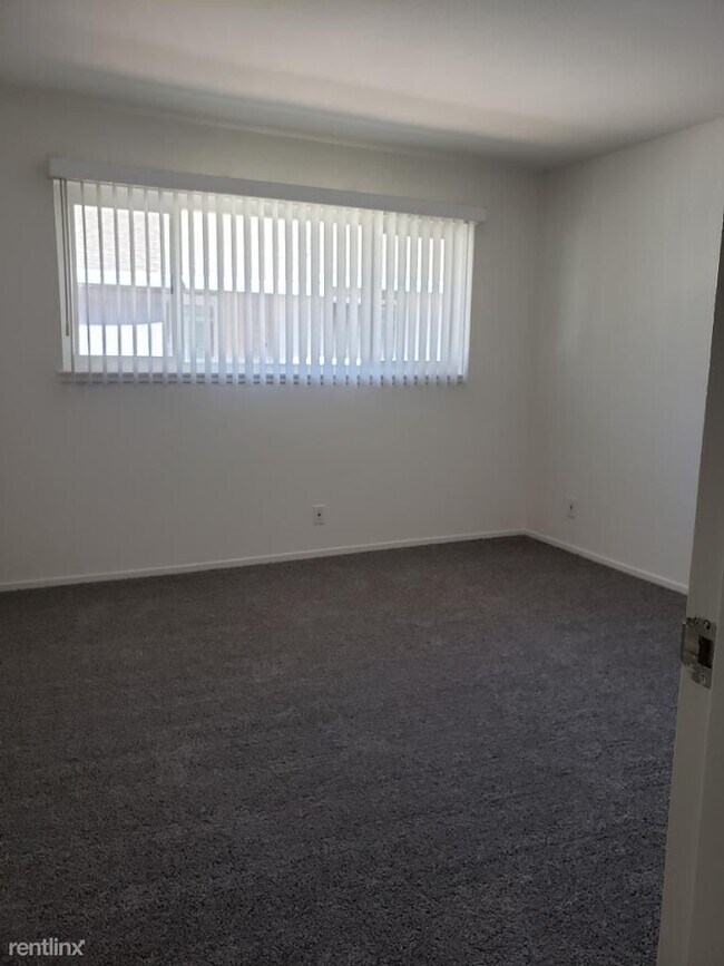 Building Photo - 1880 Ednamary Way