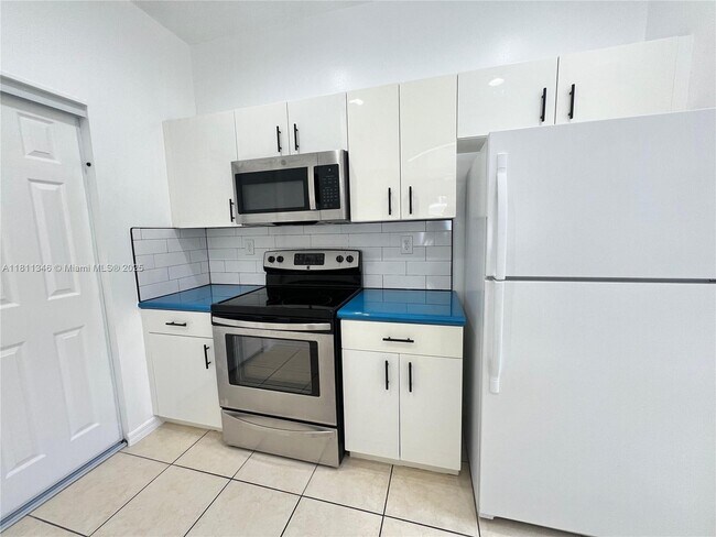Foto del edificio - 4285 NE 10th Ct
