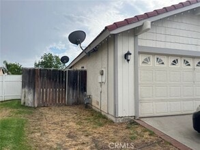 Building Photo - 26425 Coconut Ln