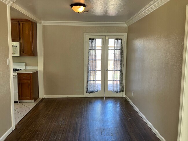Building Photo - 1420 Del Vista Avenue, Modesto, CA 95350