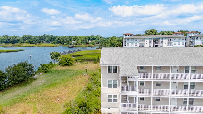 Foto del edificio - 9527 3rd Bay St
