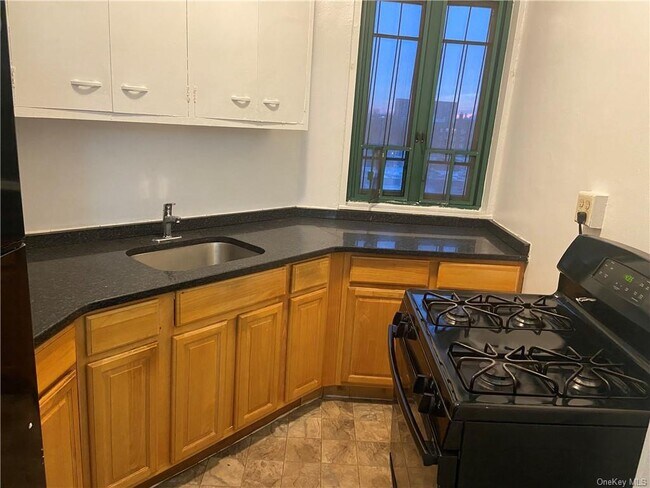 Foto del edificio - 1440 Wood Rd