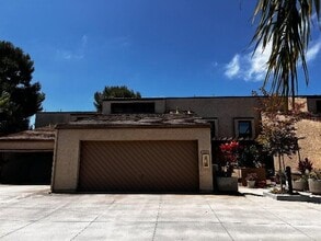 Building Photo - 2204 Plaza De Las Flores