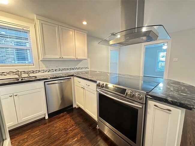 Building Photo - 4410 Pease St