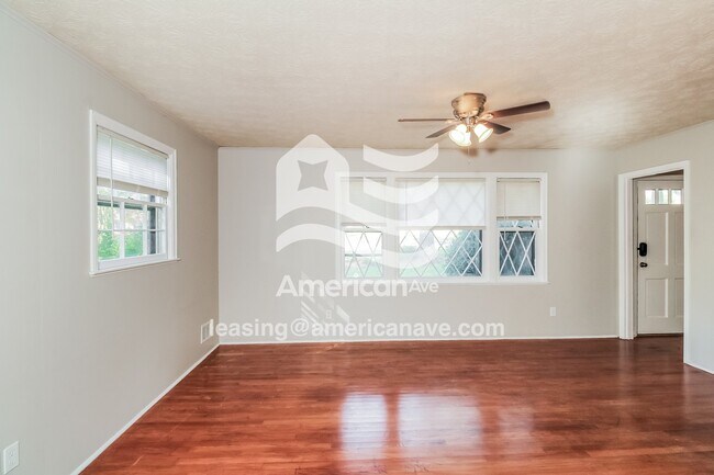 Foto del edificio - 108 Mistwoode Rd