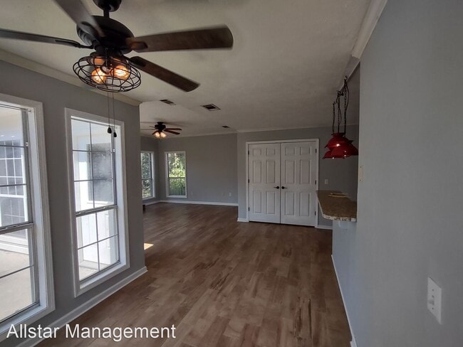 Building Photo - 4 br, 2.5 bath House - 411 Apple Blossom Cove