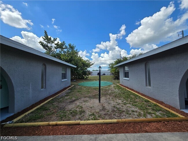 Building Photo - 702 SE 47th St