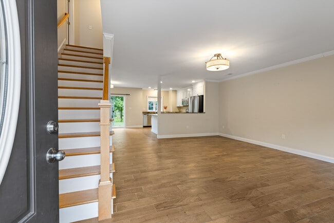 Building Photo - 129 Acton St