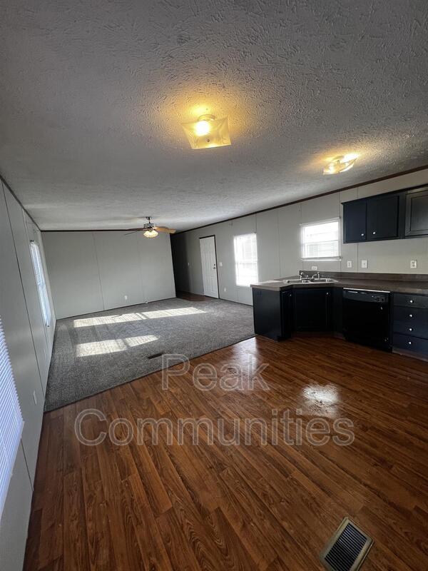 77 Peach St, Hopkinsville, KY 42240 House Rental in Hopkinsville, KY