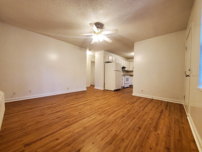 Foto del edificio - 67 Harry Ave