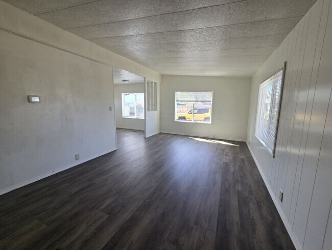 Foto del edificio - 2097 Castle Ave