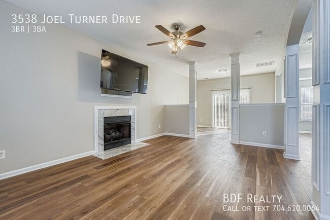 Foto del edificio - 3538 Joel Turner Dr