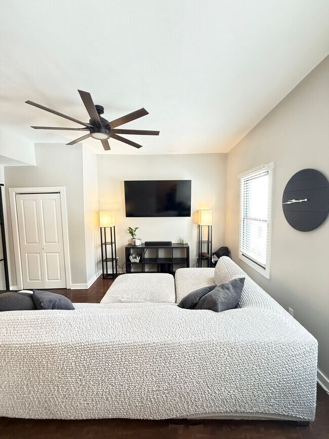 Foto del edificio - Newly Remodeled 3 Bed Ged 2 Bath Single-Family Home- Modern updates and Prime Location!