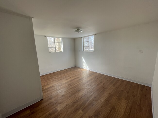 Foto del edificio - 2310 E 11th St