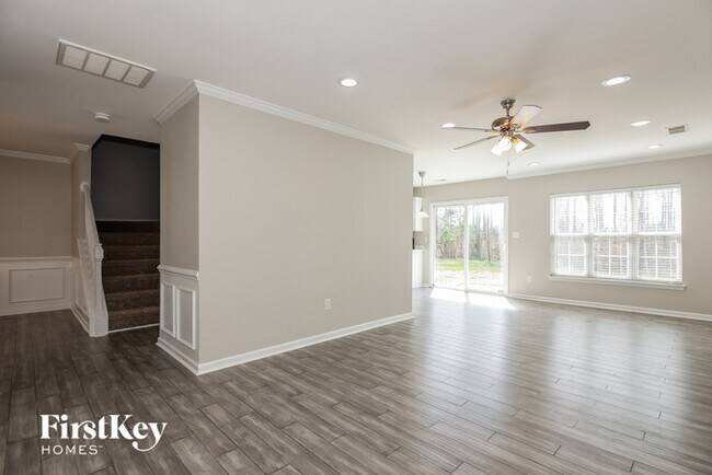 Foto del edificio - 2807 Cougar Hill Ct