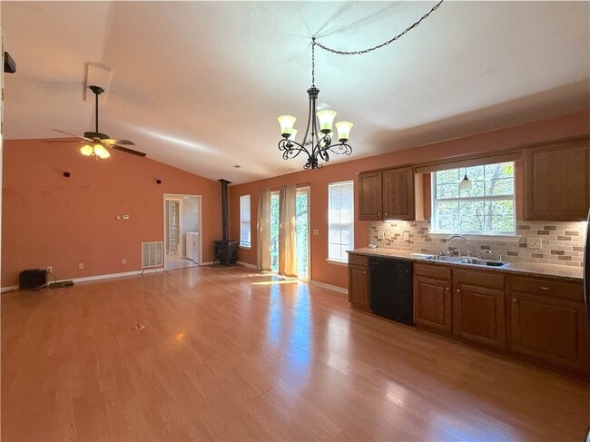Building Photo - 28 Hickory Cir