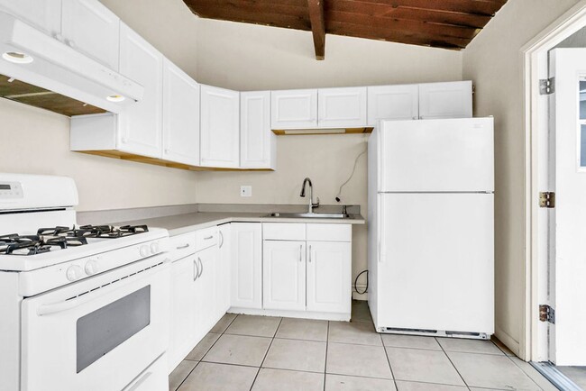 Building Photo - Clairemont Mesa Blvd 4414-4416 Duplex