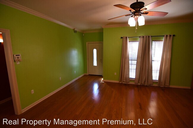 Building Photo - 2 br, 2 bath House - 810 Rue Michelle