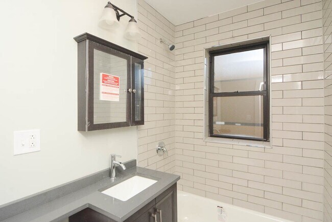 Foto del edificio - 4349 N Damen Ave
