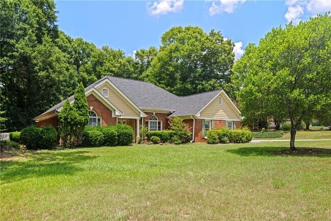 Building Photo - 2902 Bridle Creek Dr SW