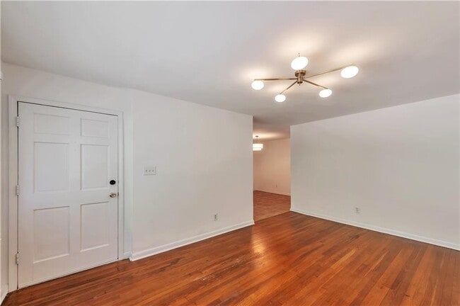 Foto del edificio - 1728 Springer St NW
