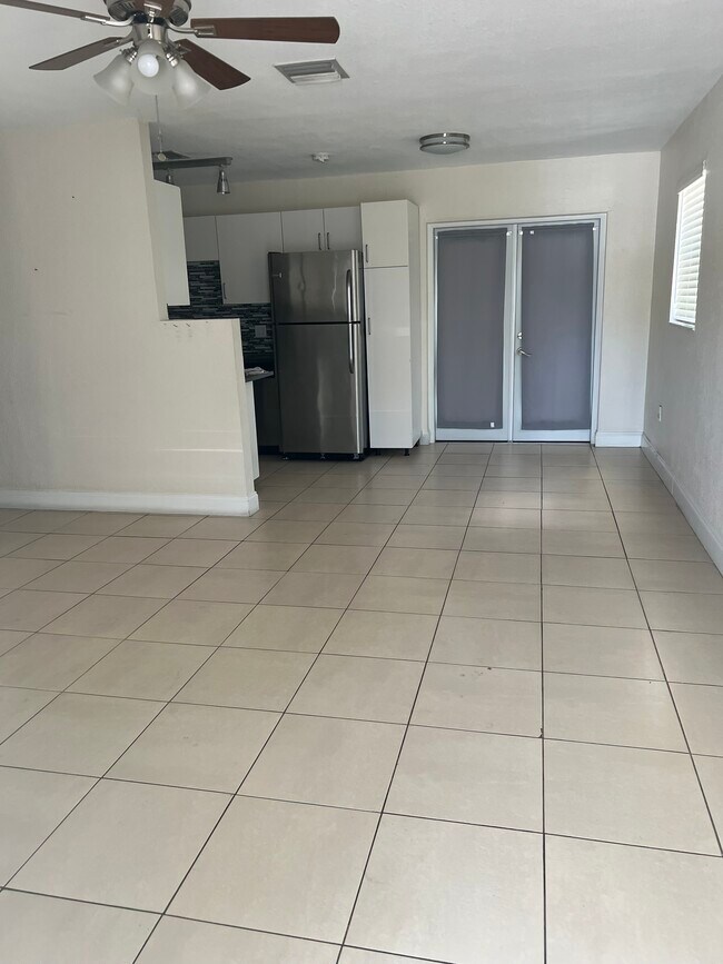 Foto del edificio - 1400 N 70th Way