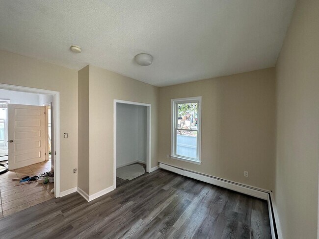 Building Photo - 9 Proctor St