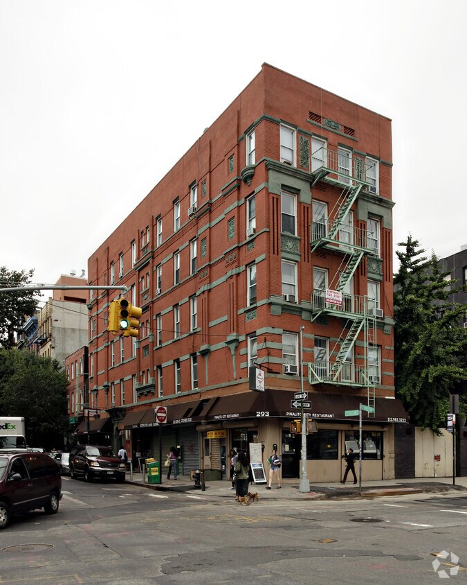 Building Photo - 1-7 Clinton St