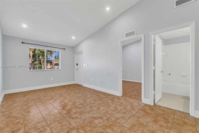 Foto del edificio - 2910 SE 13th Rd