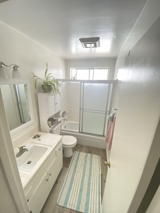 Building Photo - 1426 Princeton St