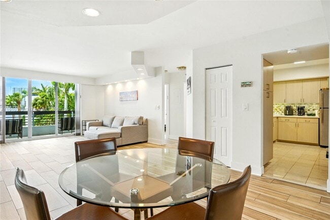 Building Photo - 3600 Mystic Pointe Dr