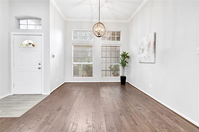 Foto del edificio - 3116 Silver Springs Ln
