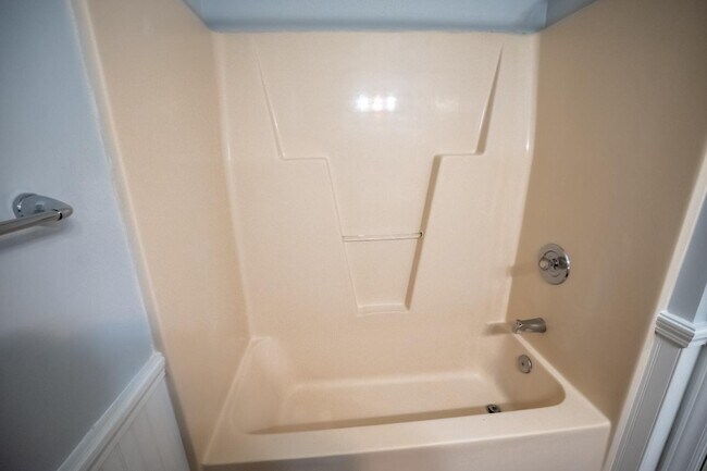 Building Photo - 942 Bonham Ave