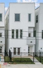 Building Photo - 6346 Culberson St