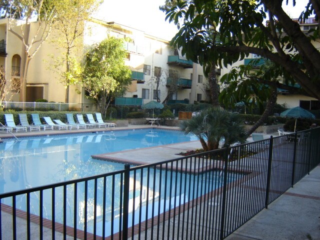 Foto del edificio - 5460 White Oak Ave