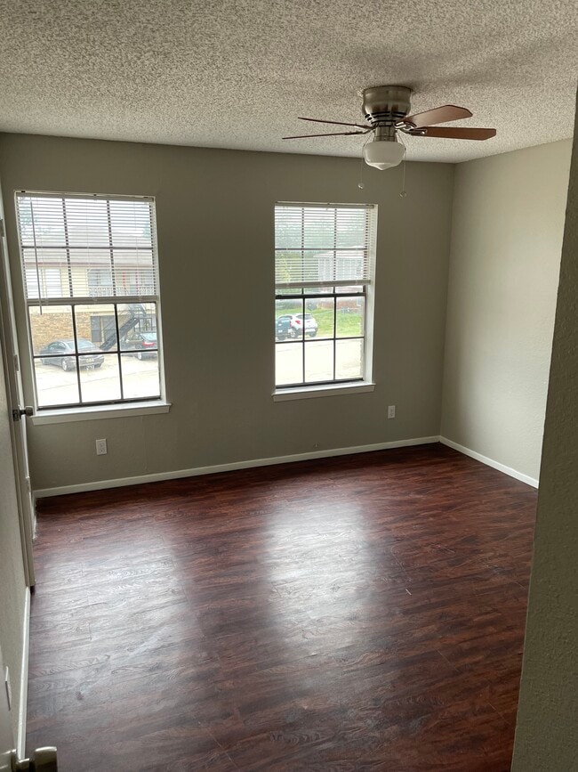 Building Photo - 8110 Foxfire Ln