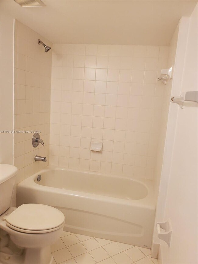 Foto del edificio - 2721 SE 12th Pl
