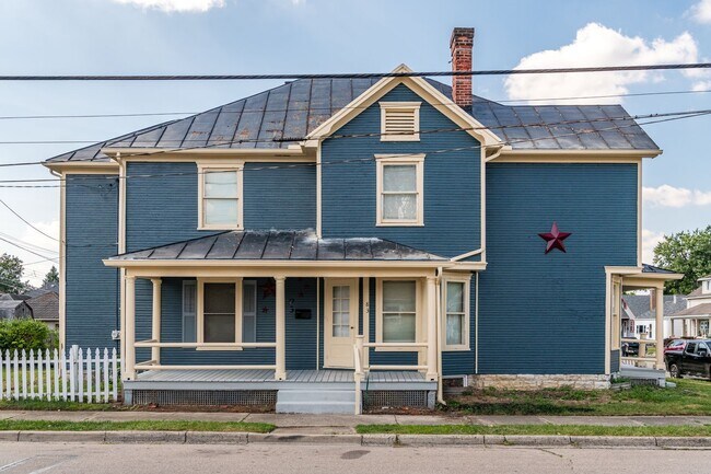 Building Photo - 832 Maple Ave