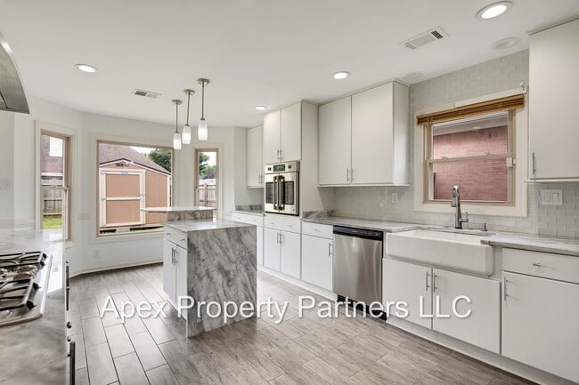 Photo - 7609 Dexter Hollow Dr House