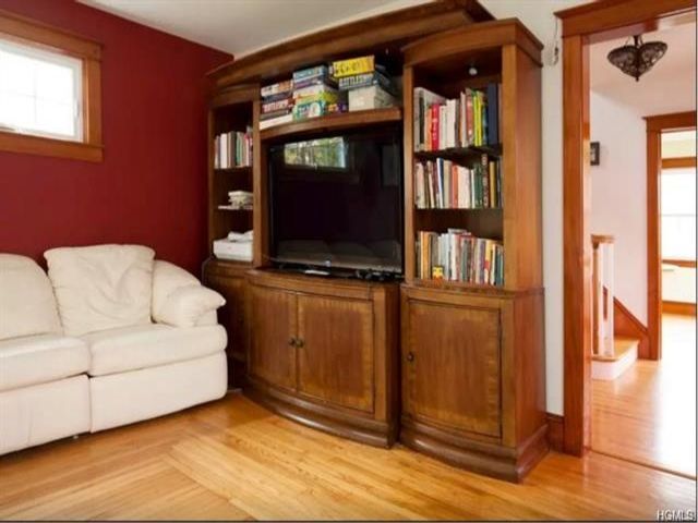 Foto del edificio - 124 Camp Hill Rd