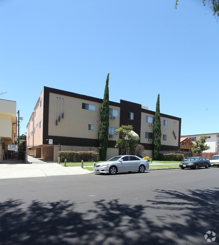 Building Photo - 217 S Serrano Ave