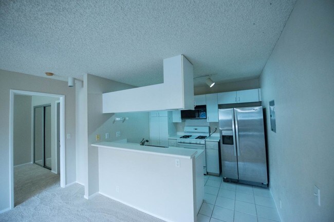 Building Photo - 91-261-261 Hanapouli Cir